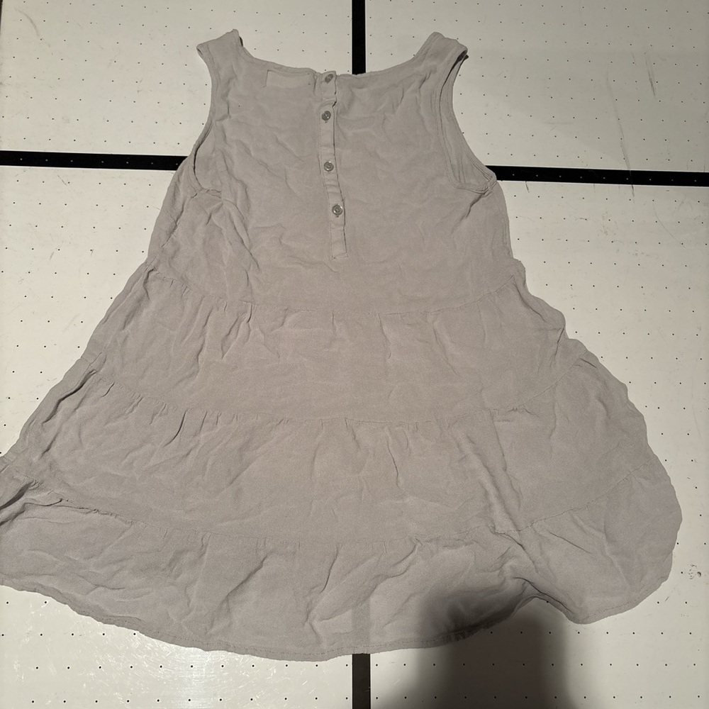 Gray Sleeveless Button-Front Dress Shirt